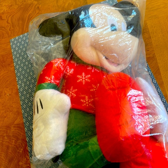 Disney Mickey Mouse plush 2020 - Picture 3 of 5